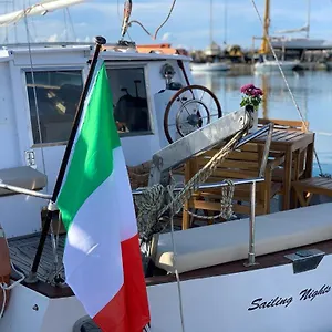 Botel Sailing Nights Boat&breakfast, Alghero